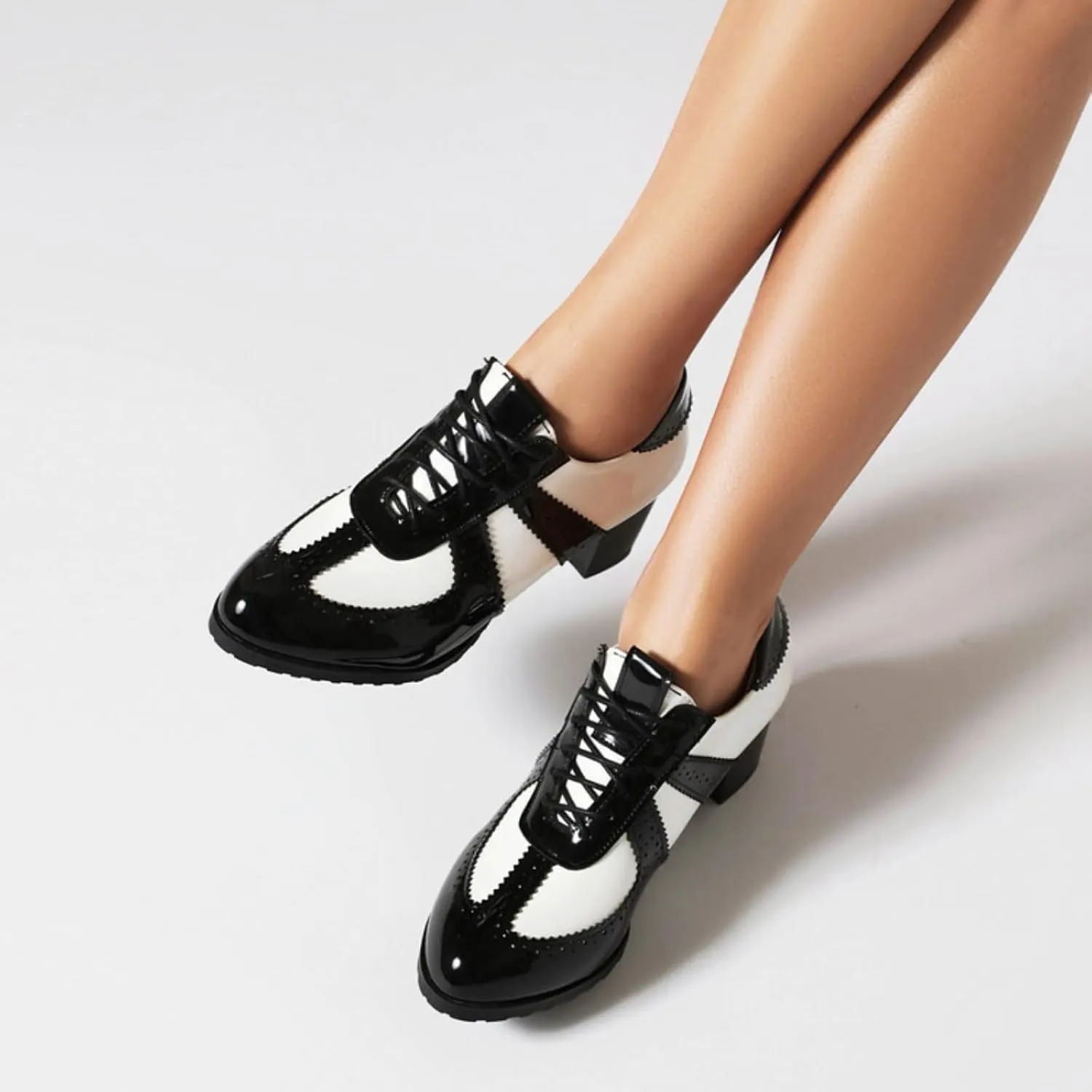 Women's Round Toe Lace-Up Leather Perforated Oxfords Mid Block Chunky Heels Patchwork Brogues Classic Comfortable Wingtip Derby Saddle Pumps Shoes